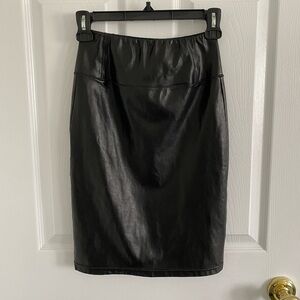 Wilfred Free black leather pencil skirt EUC size XS